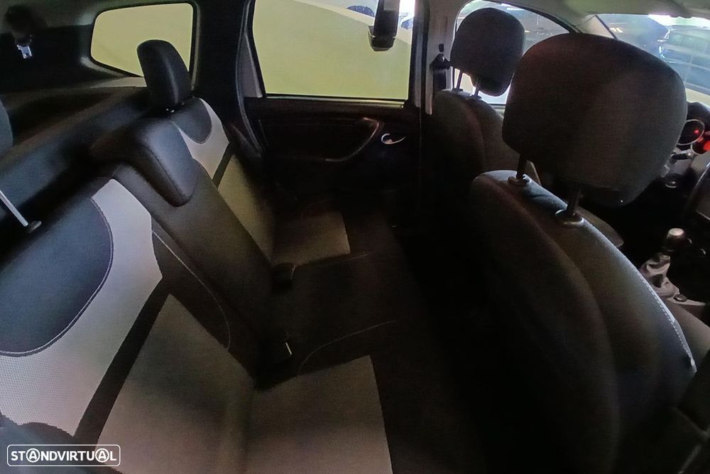 Dacia Duster 1.5 dCi Prestige - 14