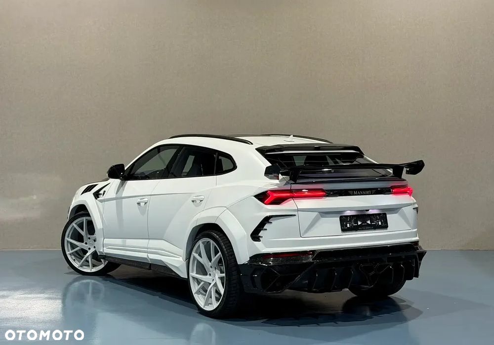 Lamborghini Urus - 5