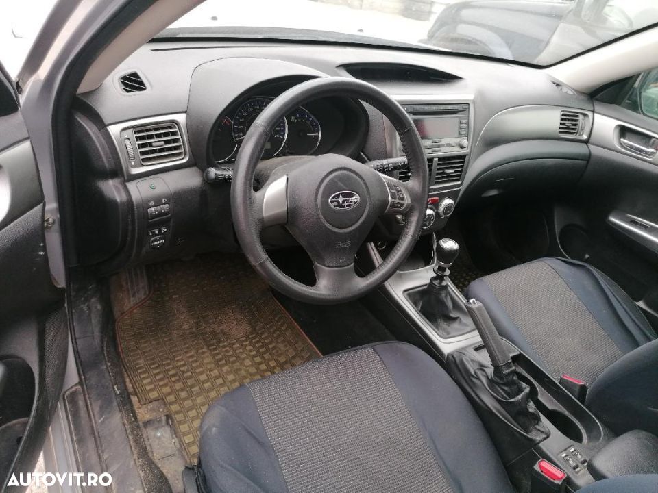 Dezmembrez piese Subaru Impreza - 3