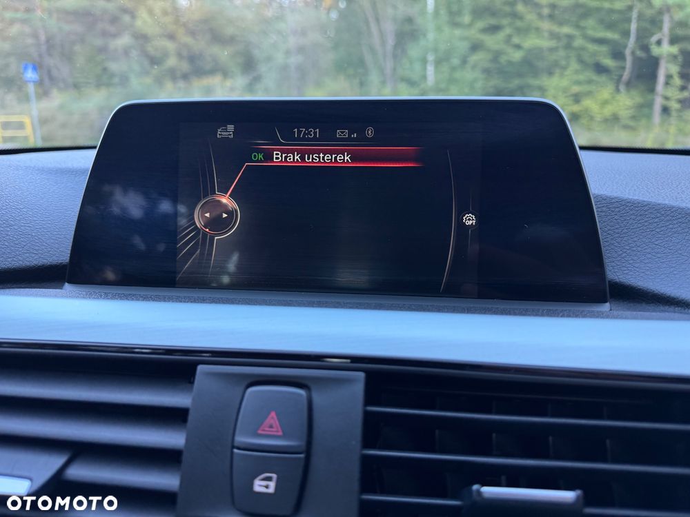 BMW Seria 3 318i Sport Line - 12