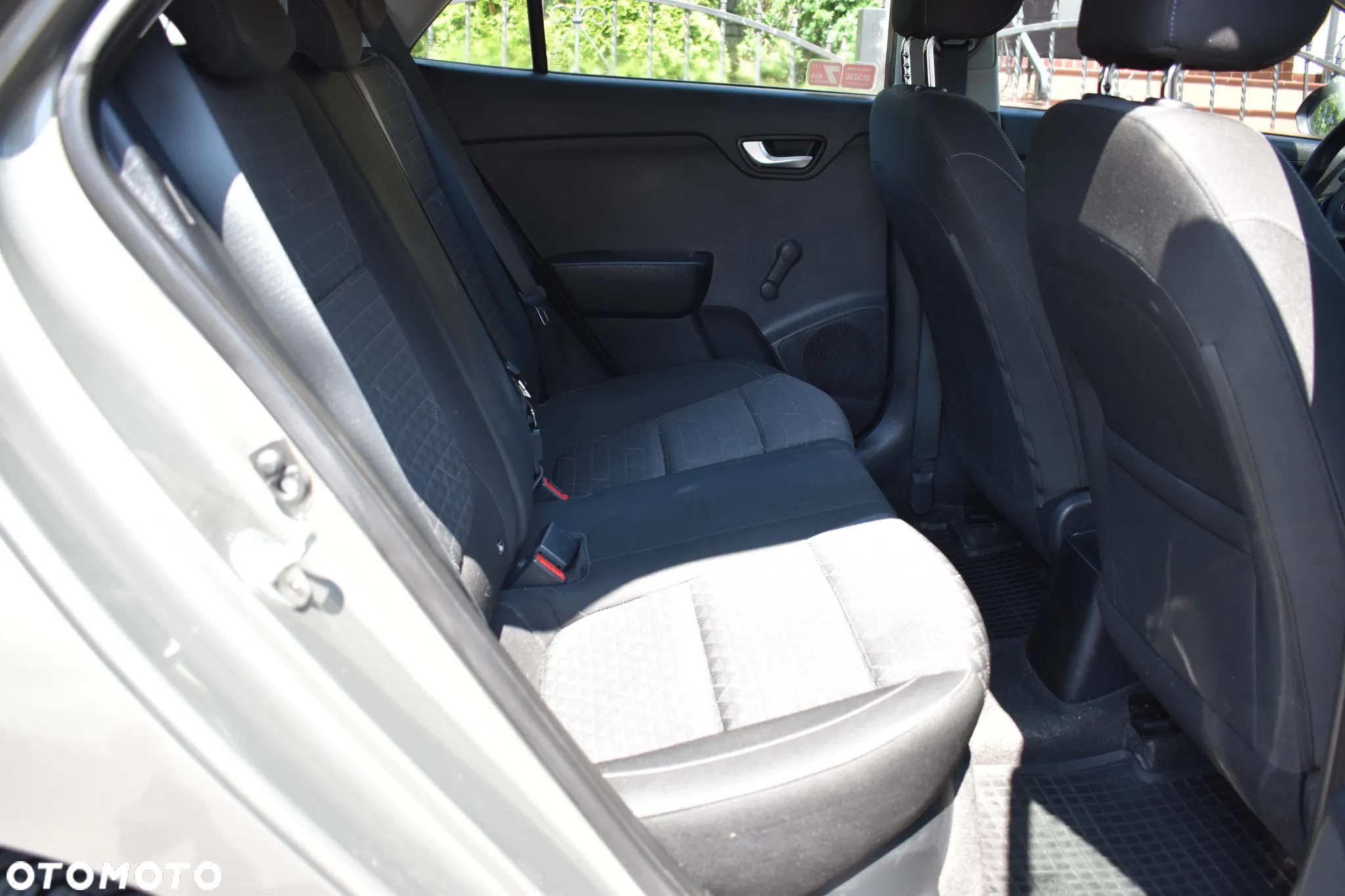 Kia Rio 1.2 L - 17