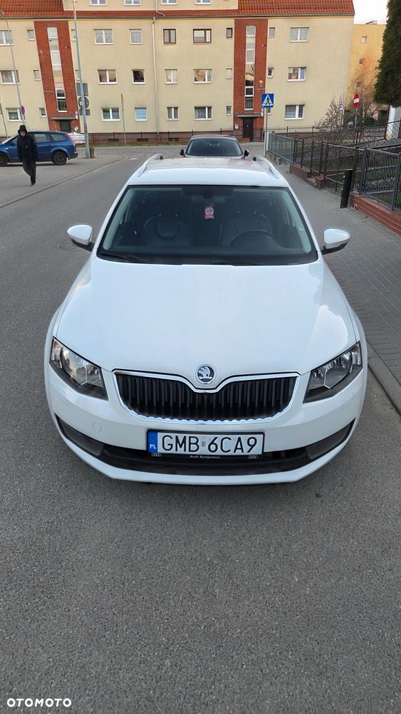 Skoda Octavia 1.6 TDI DPF DSG Elegance - 6