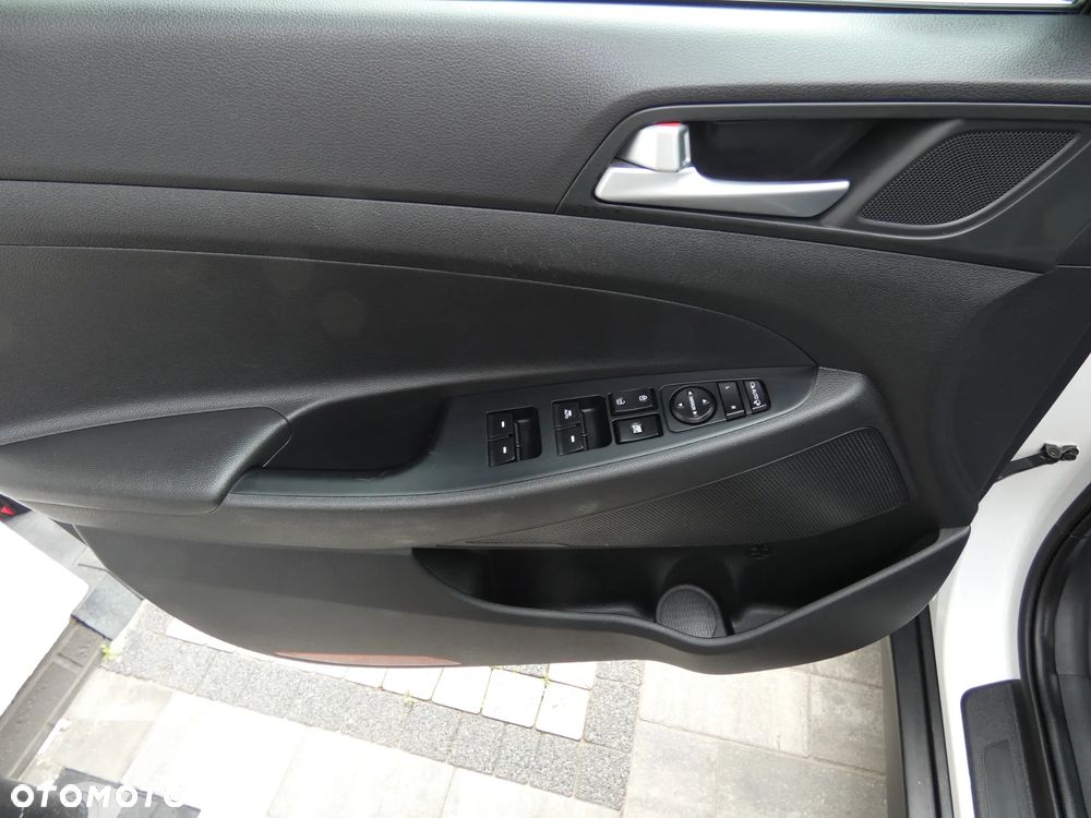 Hyundai Tucson 1.6 GDI BlueDrive Design 2WD - 31