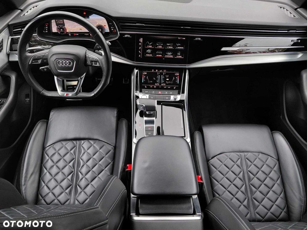 Audi Q8 - 12