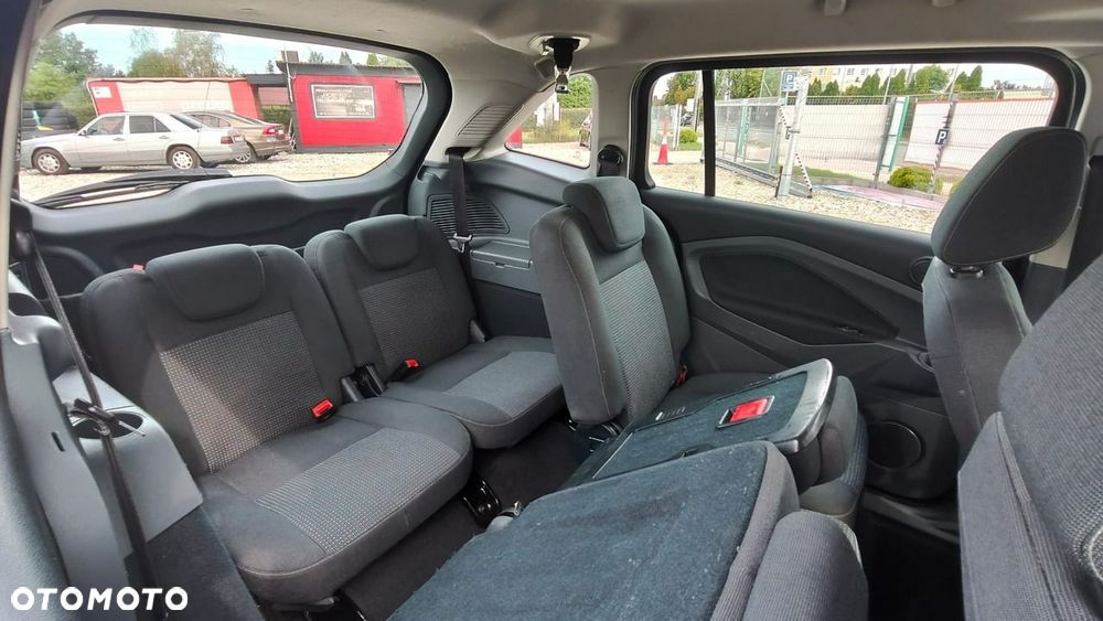 Ford Grand C-MAX - 15