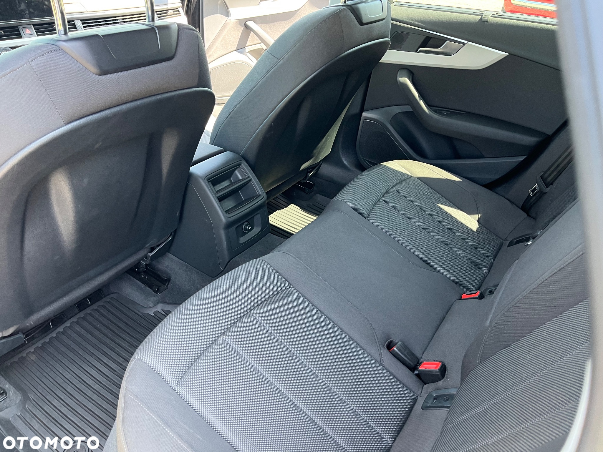 Audi A4 Avant 35 TDI S tronic - 12