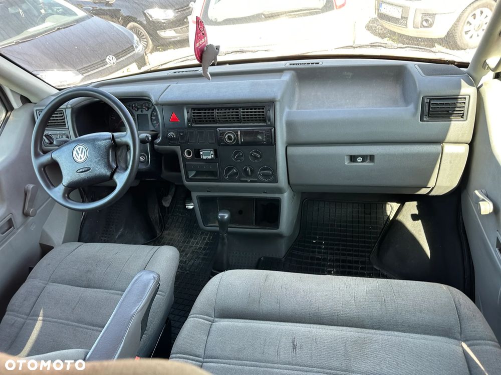 Volkswagen Transporter - 2