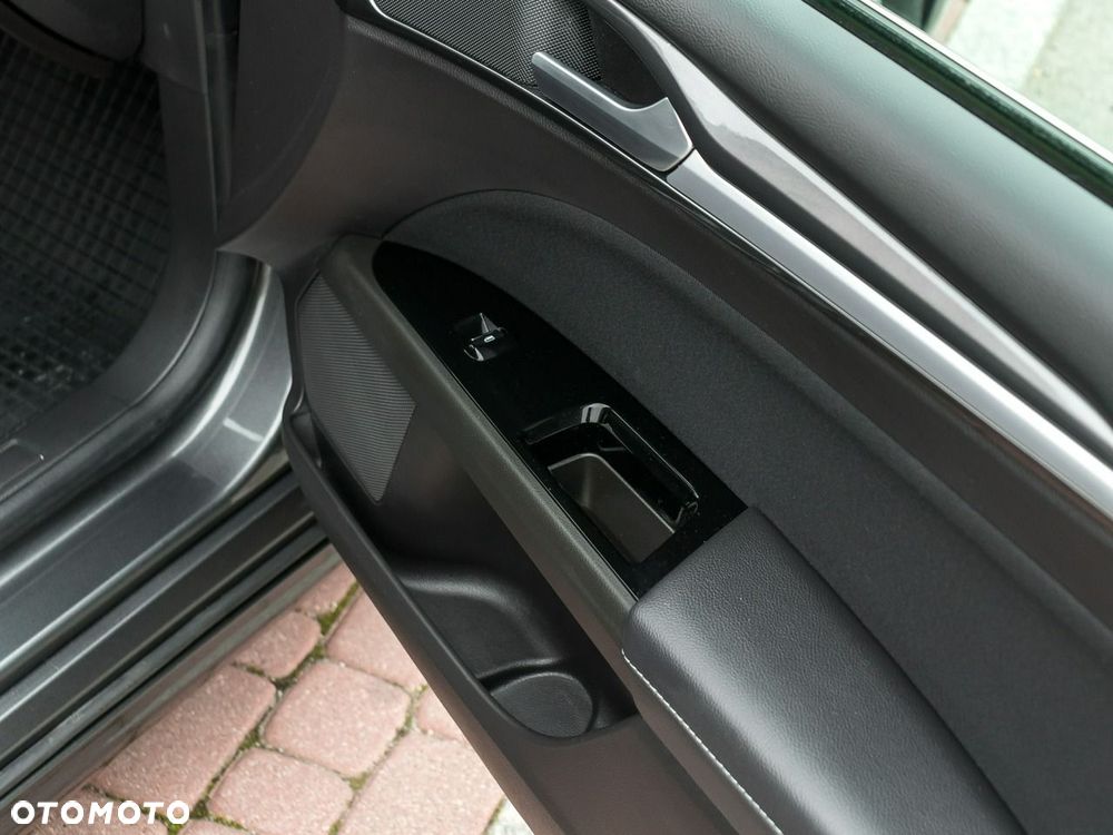 Ford Mondeo - 17