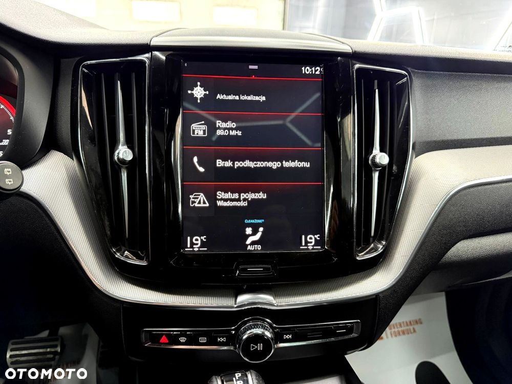Volvo XC 60 D4 AWD Geartronic RDesign - 19
