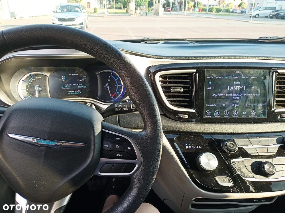 Chrysler Pacifica - 11