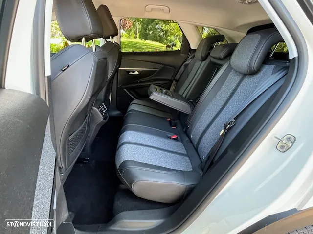 Peugeot 3008 1.5 BlueHDi Allure Pack EAT8 - 23