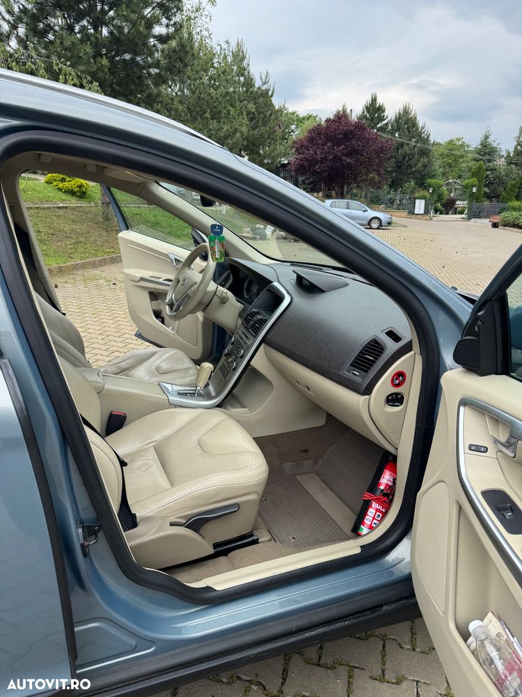 Volvo XC 60 D5 AWD Aut. Summum - 10