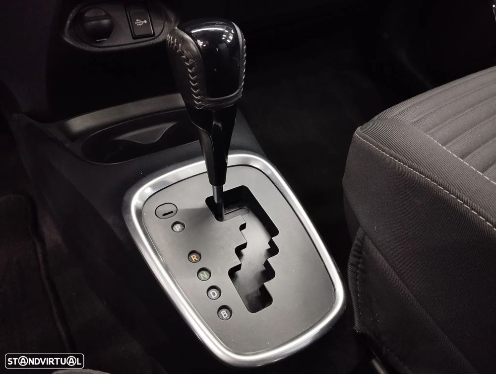 Toyota Yaris 1.5 HDF Comfort - 26