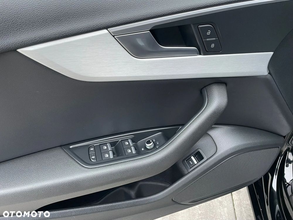 Audi A4 Limousine - 17