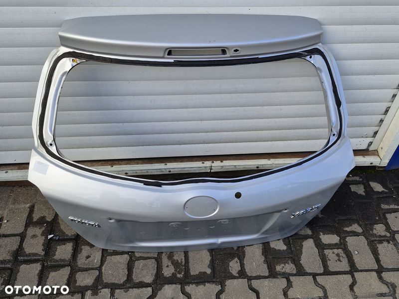 toyota yaris iii 3 klapa bagażnika tył tylna - 2