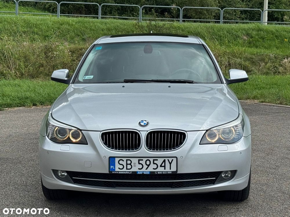 BMW Seria 5 525d xDrive - 4