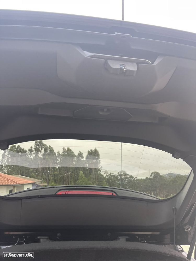 Peugeot 2008 1.2 PureTech GT EAT8 - 14