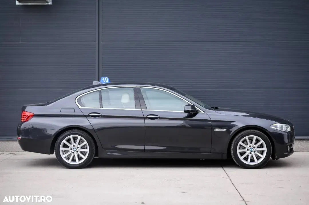 BMW Seria 5 520d xDrive AT - 9
