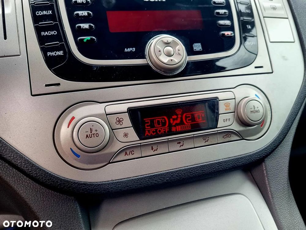 Ford Kuga 2.0 TDCi 4WD Trend - 24