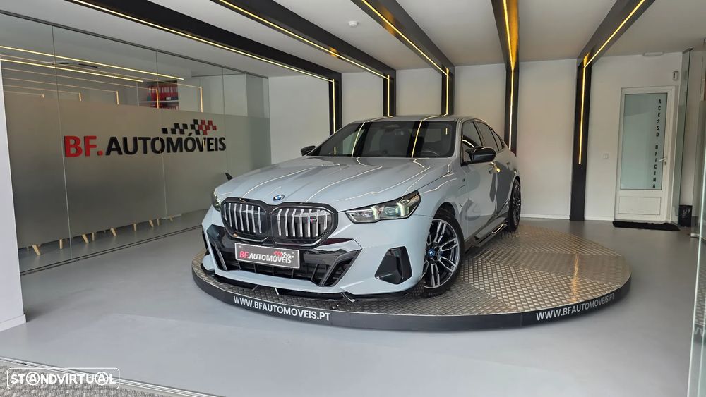 BMW 530 e Pack Desportivo M - 14