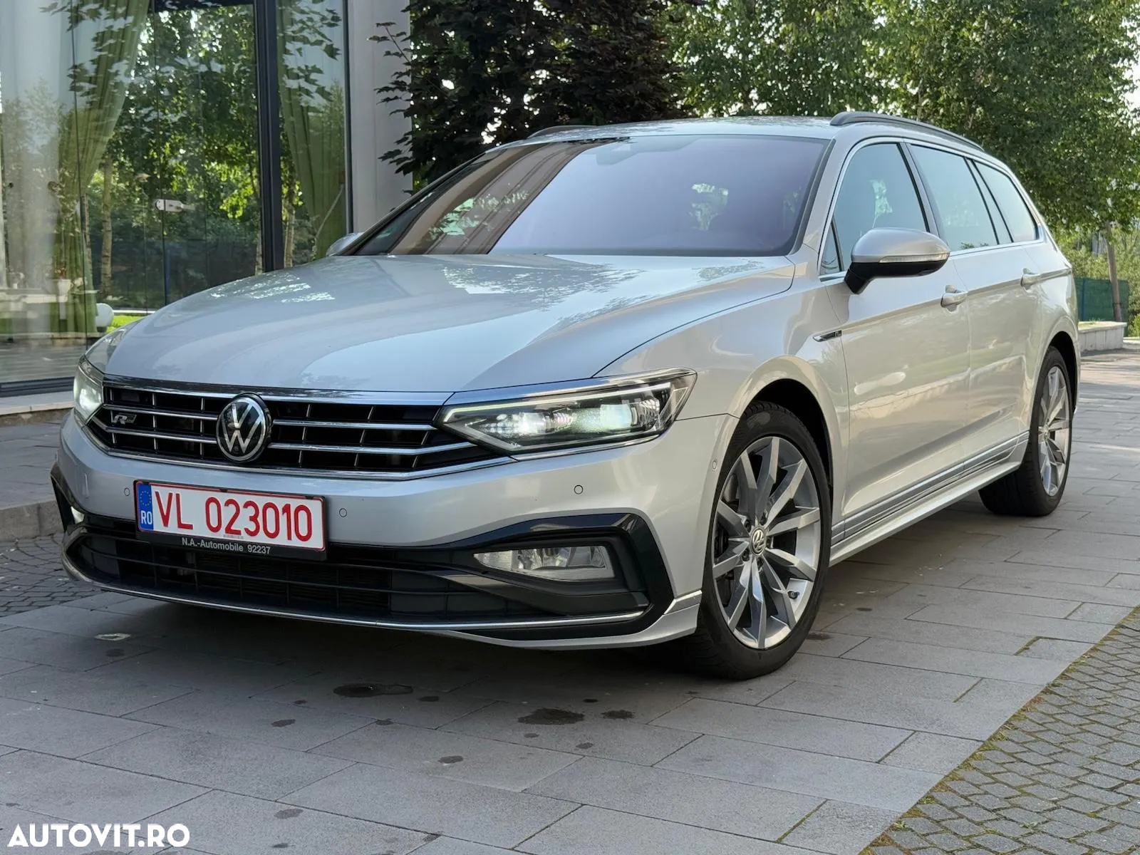 Volkswagen Passat Variant 2.0 TDI SCR DSG Business - 9