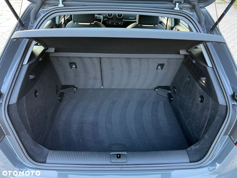 Audi A3 Sportback 2.0 TDI design - 21