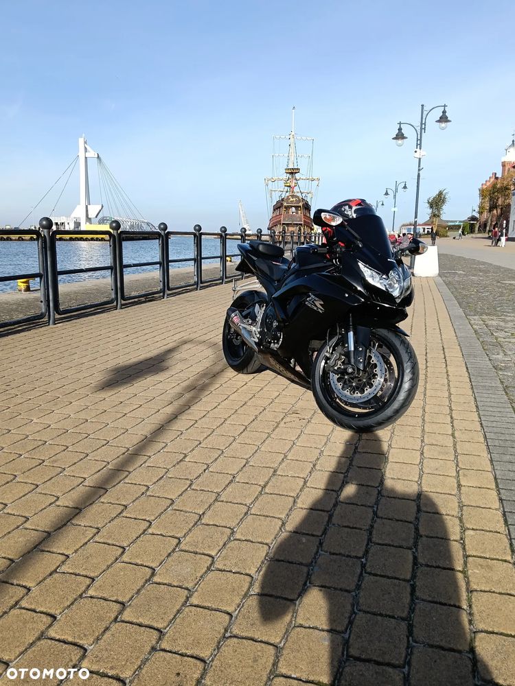 Suzuki GSX-R - 1