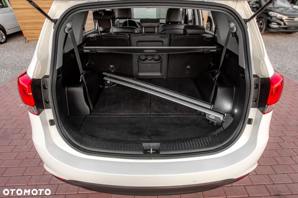 Kia Carens 1.7 CRDi 136 Dream Team Edition - 14