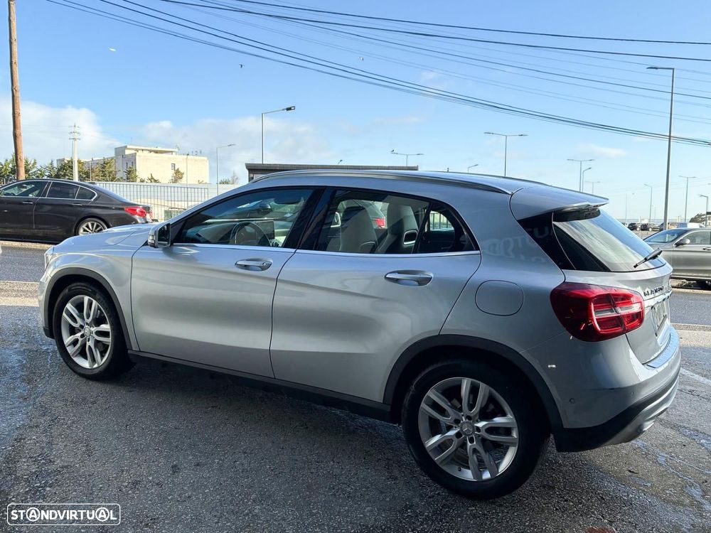 Mercedes-Benz GLA 180 d Urban — fotografia 2