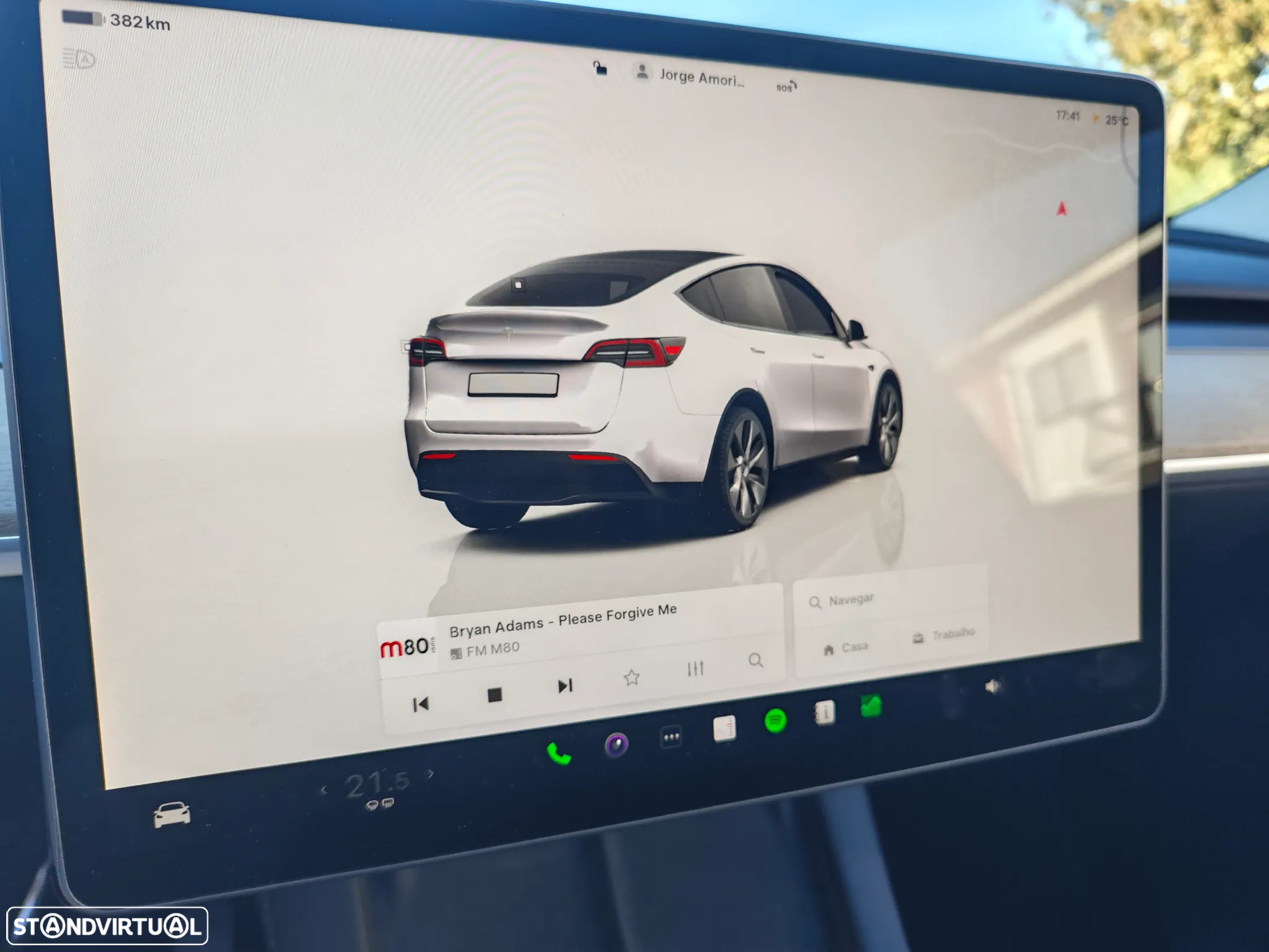 Tesla Model Y Long Range Dual Motor AWD - 26