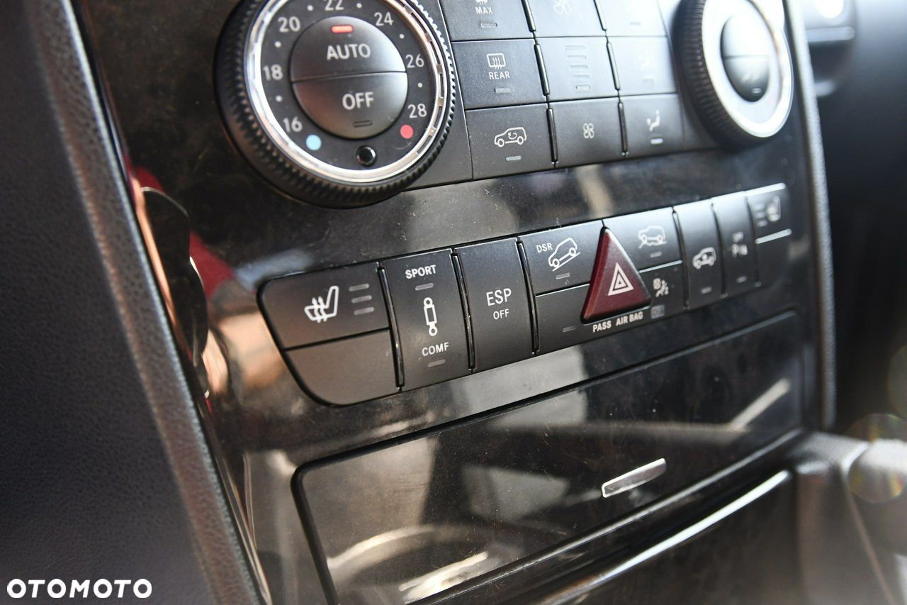 Mercedes-Benz ML - 26