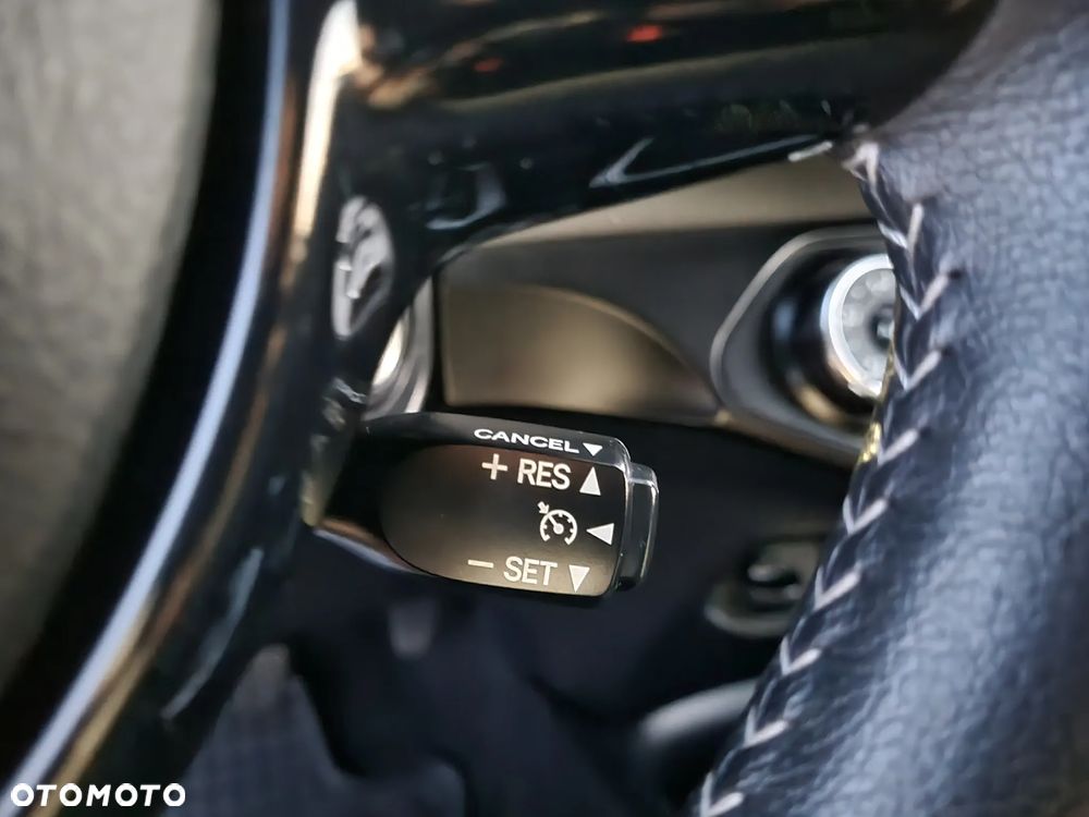 Toyota Yaris 1.5 Dynamic CVT - 28