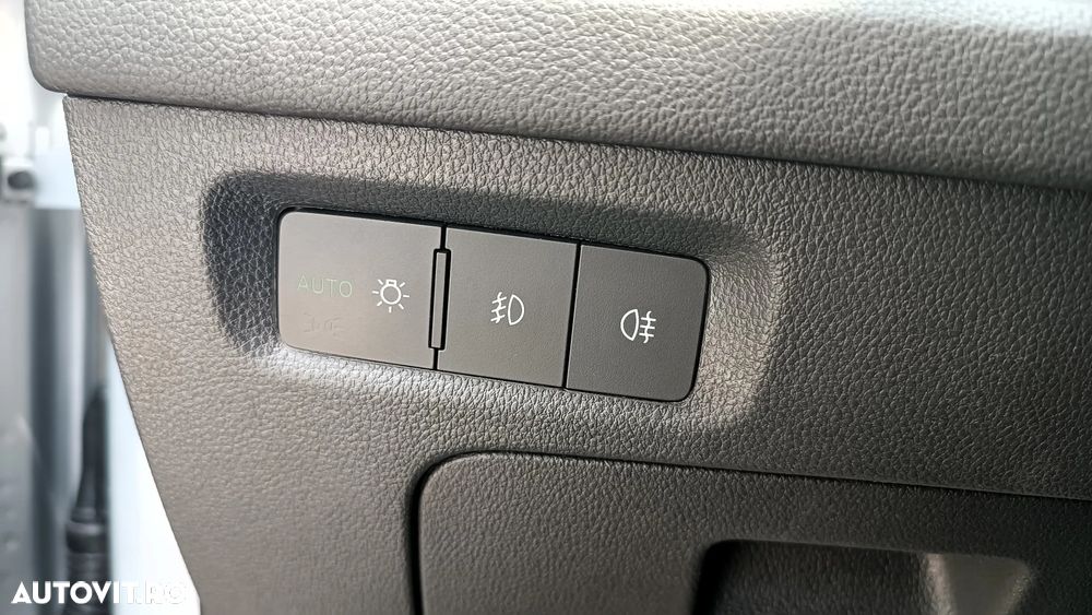 Skoda Octavia Combi 2.0 TDI DSG Style - 18