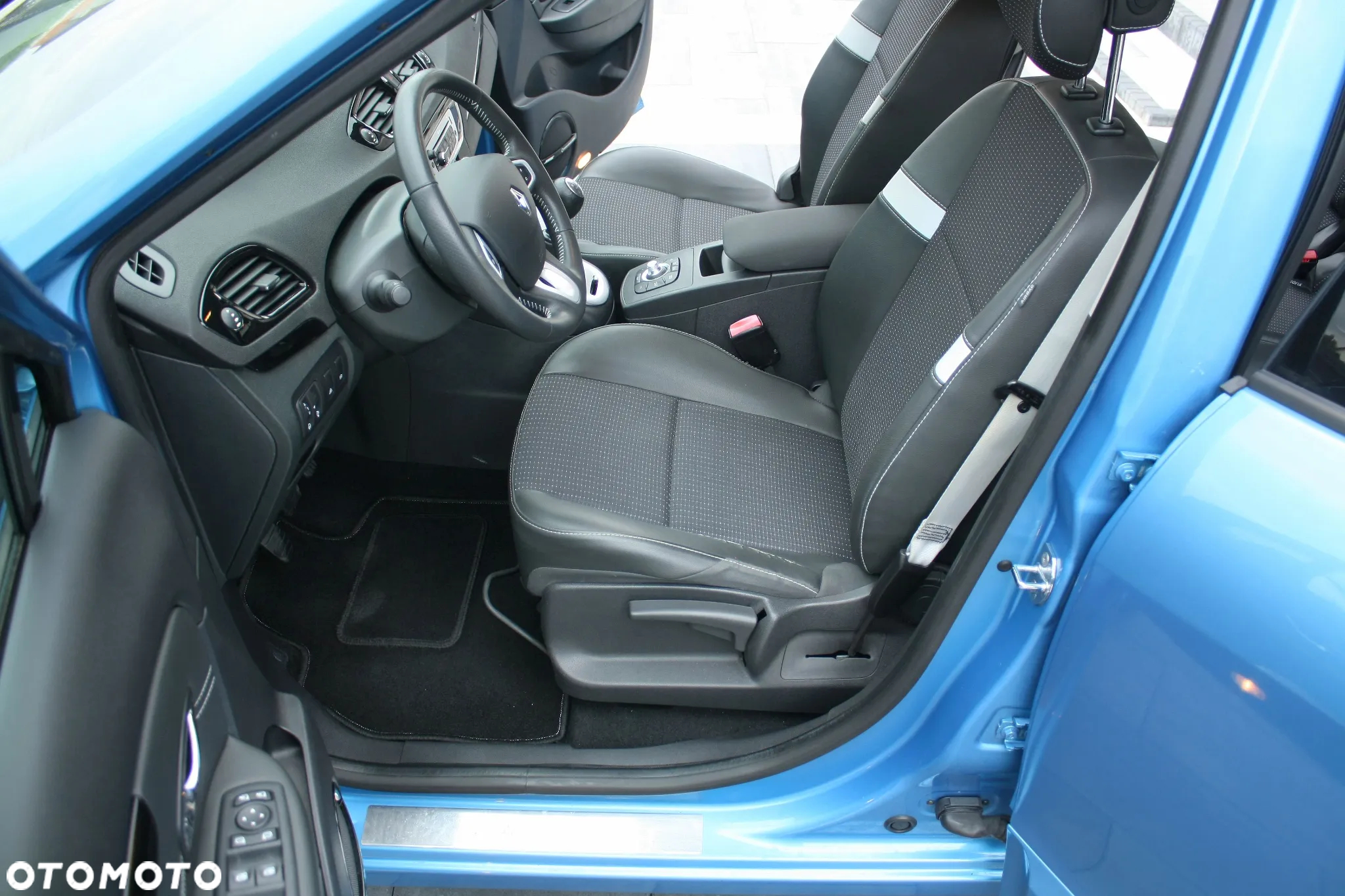 Renault Scenic ENERGY dCi 130 S&S Bose Edition - 17