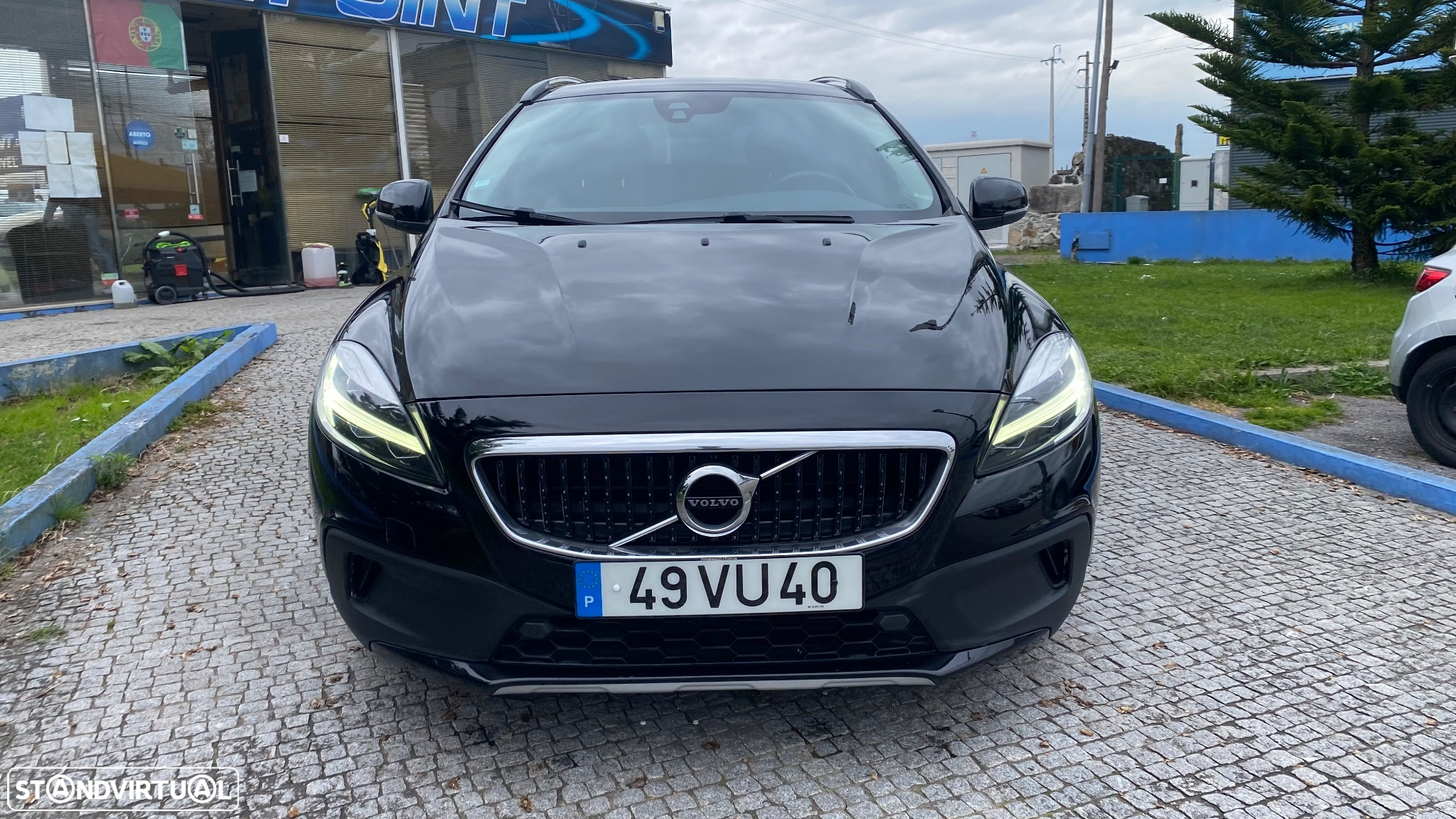 Volvo V40 Cross Country 2.0 D3 Summum - 4