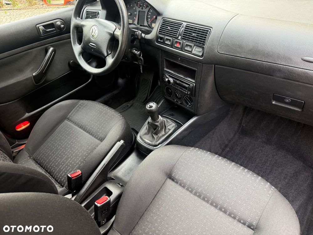 Volkswagen Golf 1.6 Basis - 6