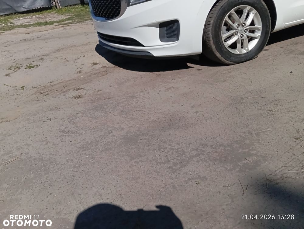 Kia Sedona - 21