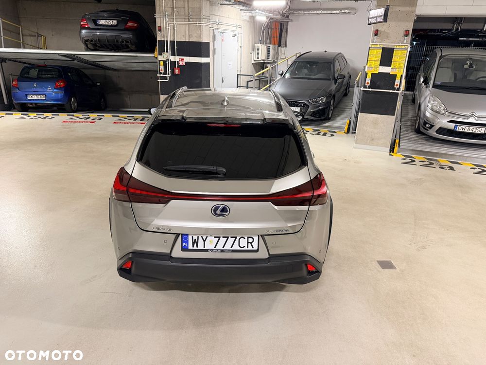 Lexus UX - 10