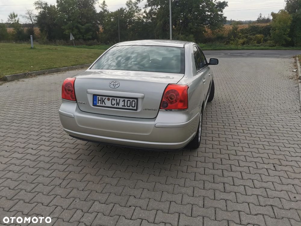 Toyota Avensis - 6