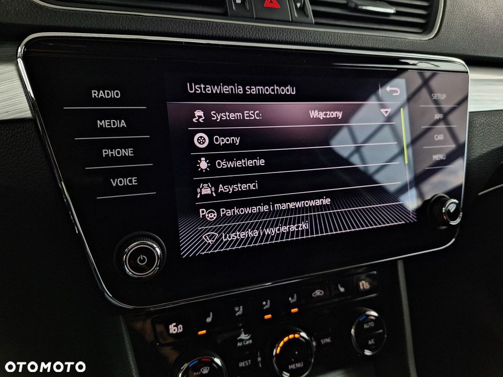 Skoda Superb 2.0 TDI Style DSG - 32