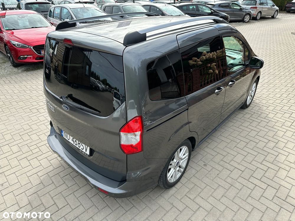 Ford Tourneo Courier - 36