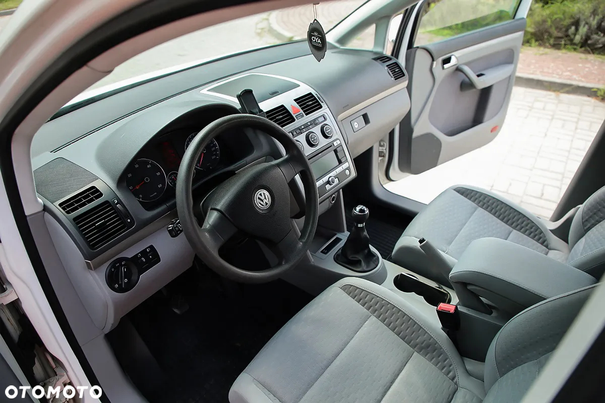 Volkswagen Touran 2.0 TDI DPF Trendline - 11