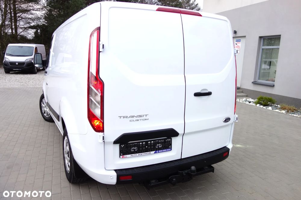 Ford Transit Custom Automat 2.0 Ecoblue 130 KM L1H1 Klima - 4