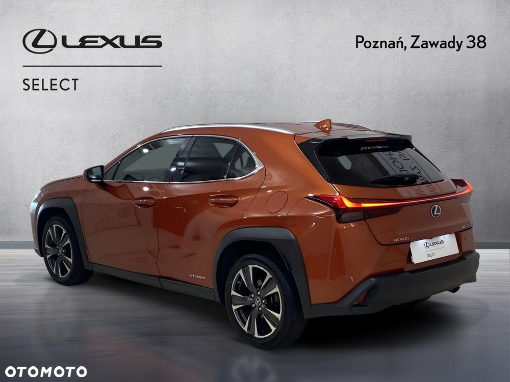 Lexus UX - 9