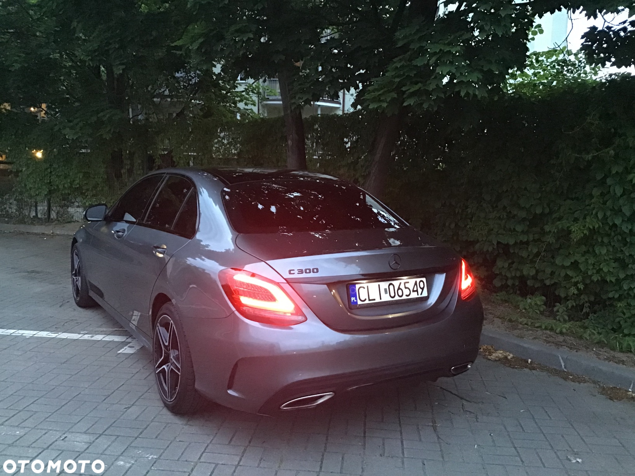 Mercedes-Benz Klasa C 300 4Matic 9G-TRONIC AMG Line - 20