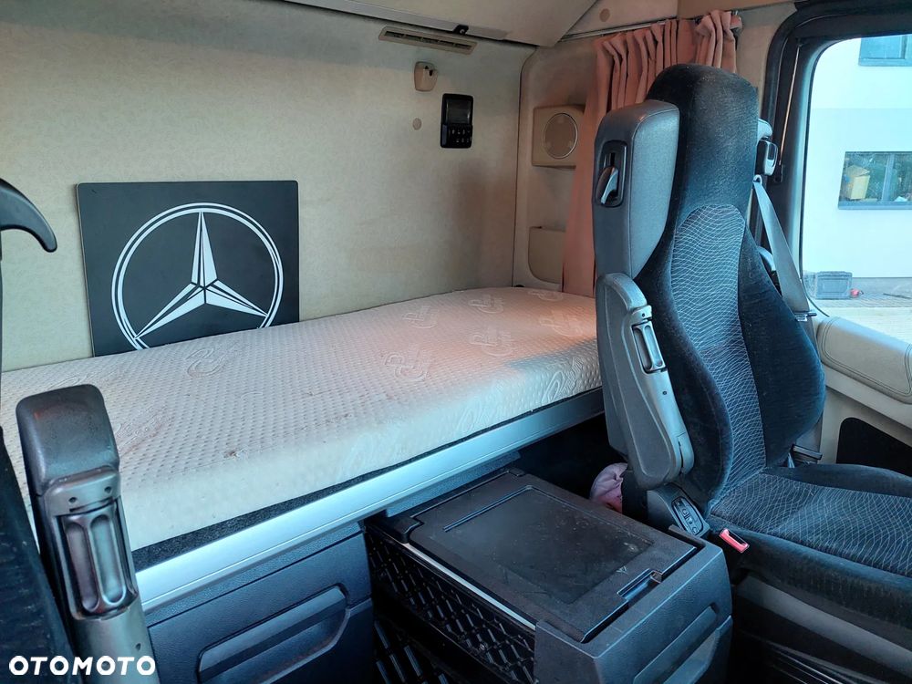 Mercedes-Benz ACTROS MP4 - 15