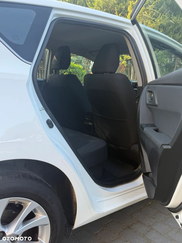 Toyota Auris - 11