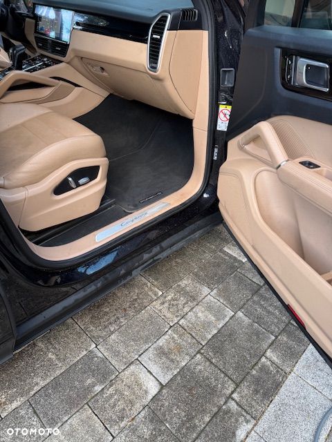 Porsche Cayenne Standard - 14