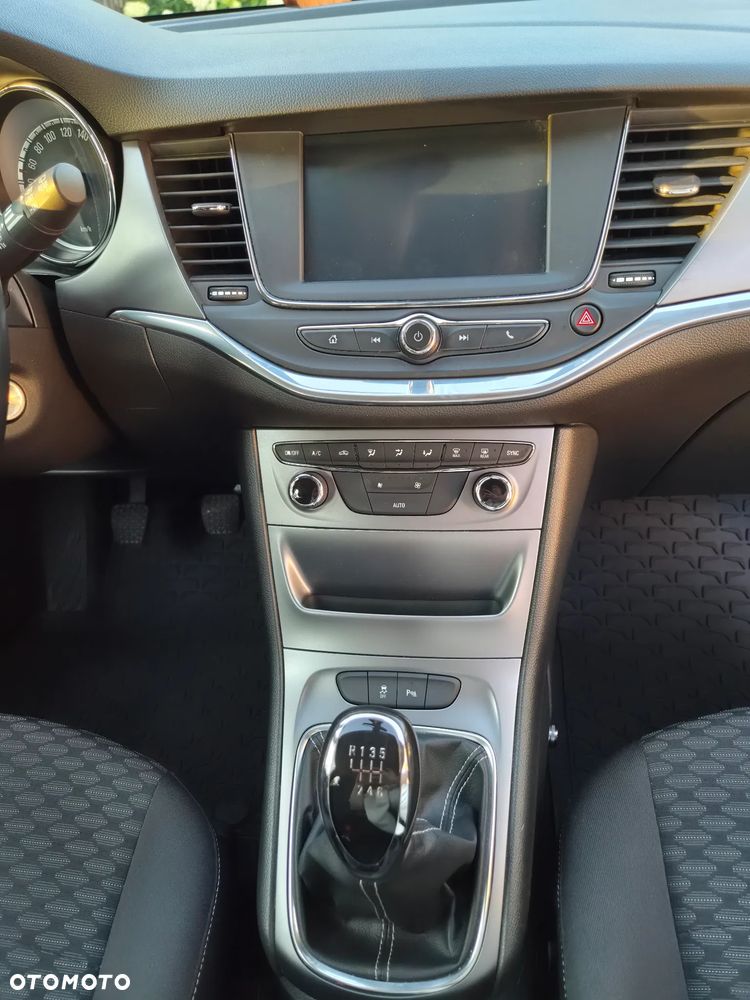 Opel Astra 1.4 T Enjoy - 26