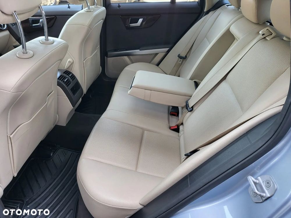 Mercedes-Benz GLK 350 4Matic BlueEFFICIENCY 7G-TRONIC - 16